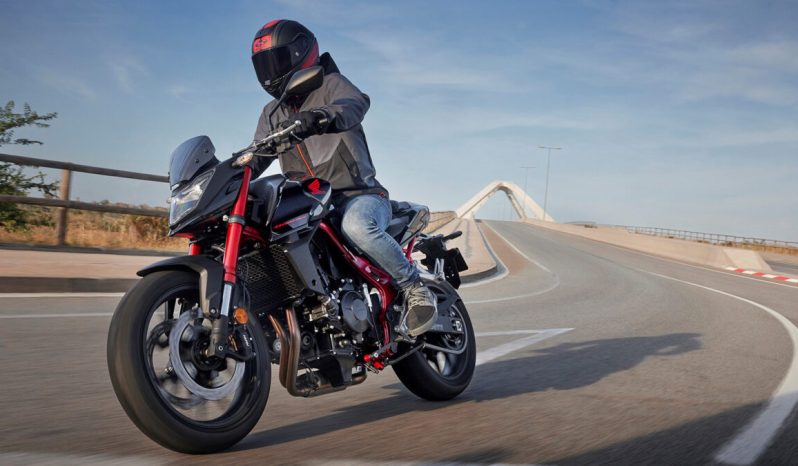 CB750 HORNET 2023 (Especificaciones y precio) lleno